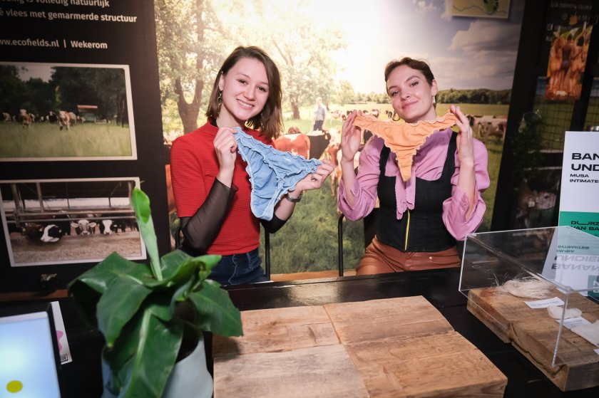 Lingerie made out of fibres extracted from the stems of the banana plant. Foto Guy Ackermans Lingerie made out of fibres extracted from the stems of the banana plant. Foto Guy Ackermans