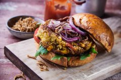 The nutritional value of insects is comparable to that of ordinary meat, making them a suitable substitute for fish and meat. The nutritional value of insects is comparable to that of ordinary meat, making them a suitable substitute for fish and meat.